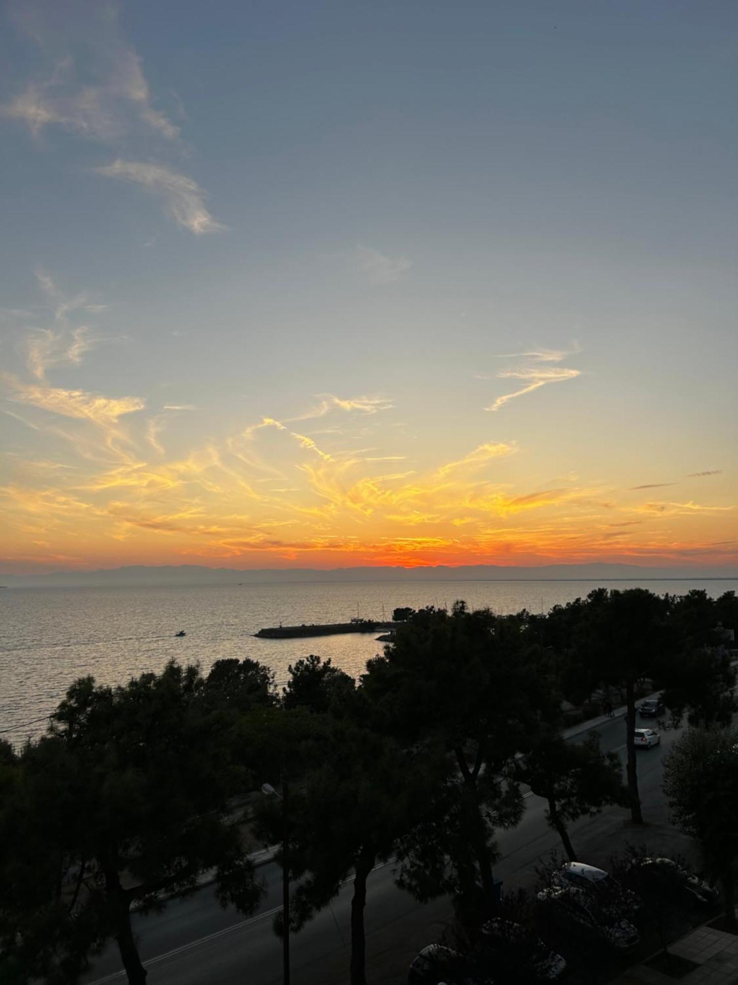 “The Elysian” City Center Apartment Thessaloníki Exteriör bild